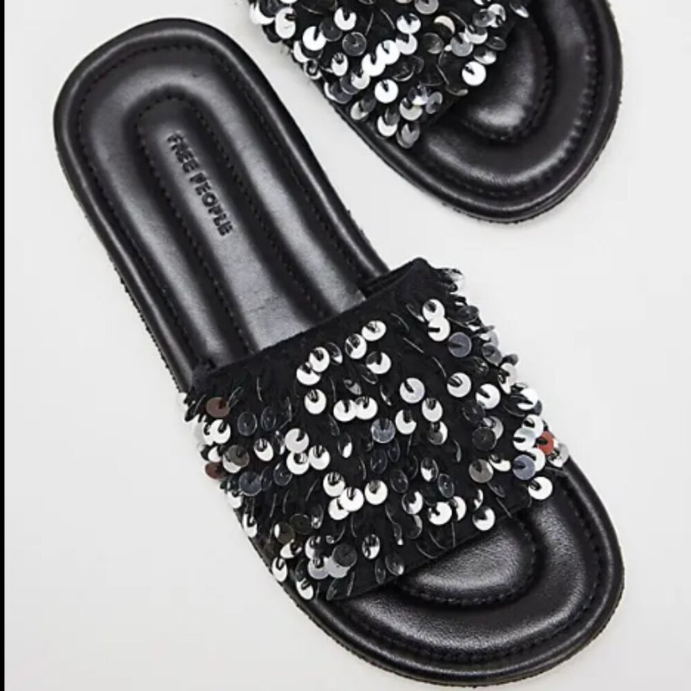 Free People Shipwreck Surf Slip on Embellished Slip-on Sandals Size 7.5 - NEW